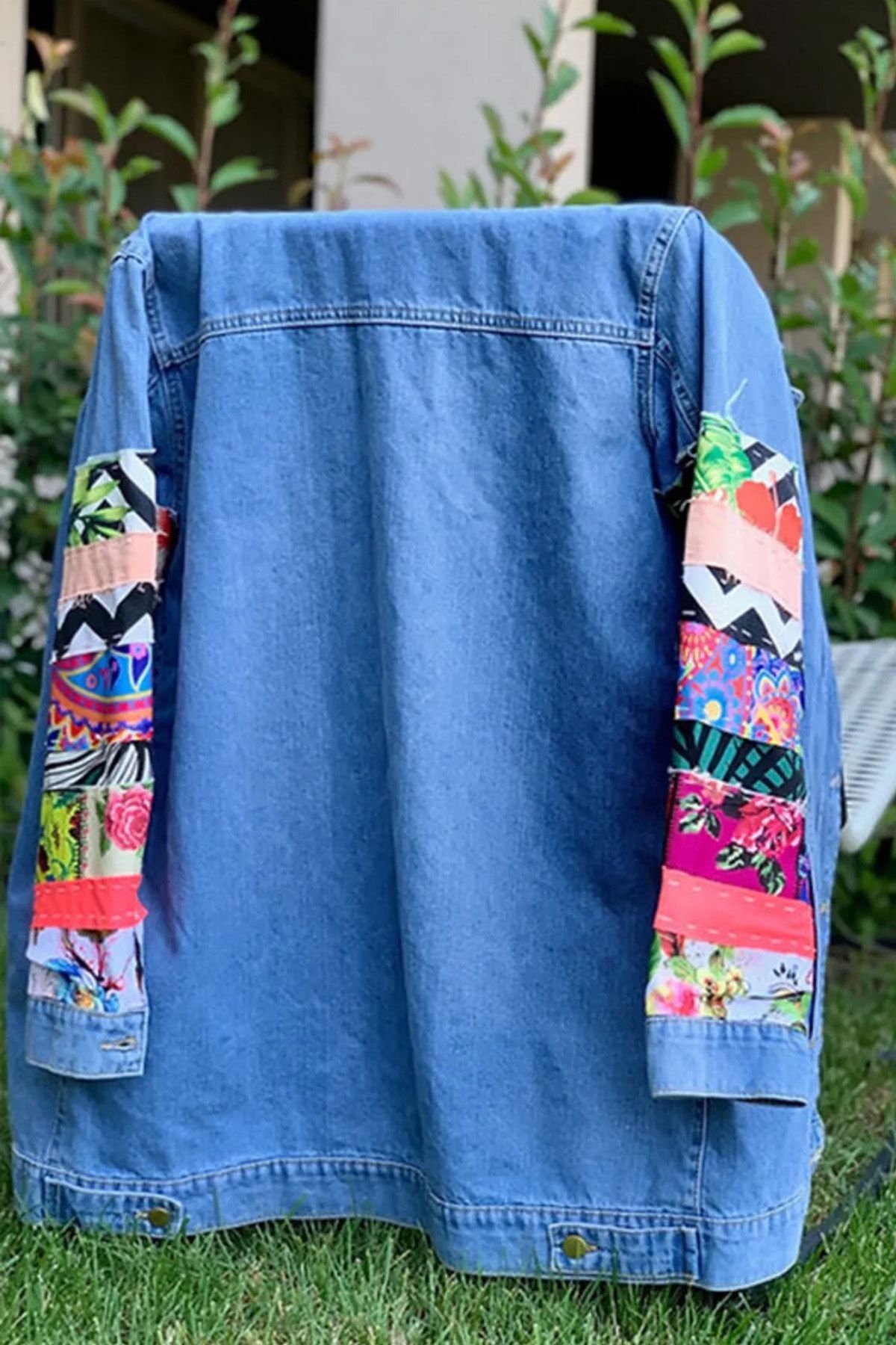 Kolları Patchwork Detaylı Kadın Denim Ceket Kolları Patchwork Detaylı Kadın Denim Ceket
