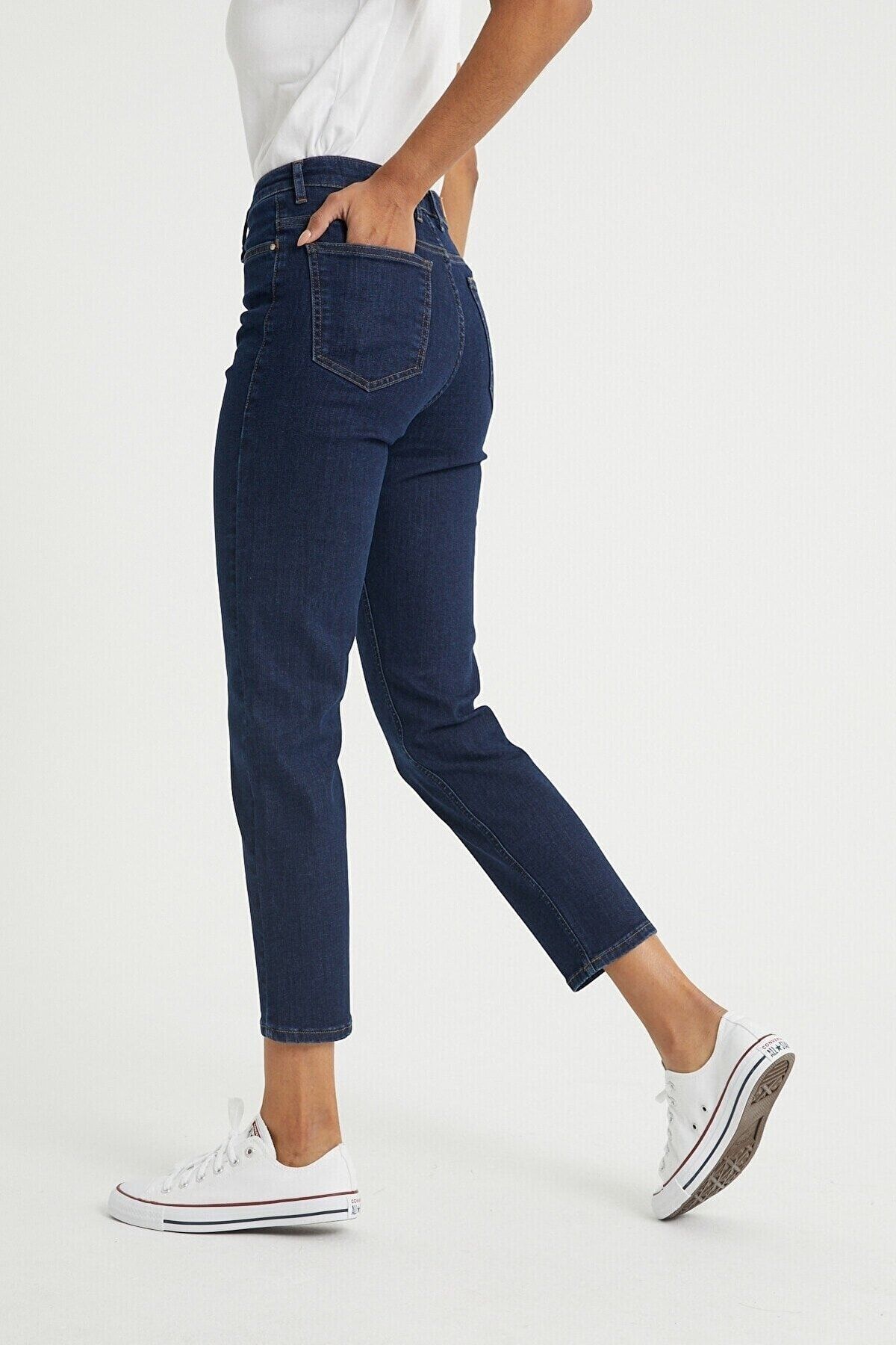 Koyu Mavi Mom Jean Boyfriend Yüksek Bel Likralı Kot Pantolon Koyu Mavi Mom Jean Boyfriend Yüksek Bel Likralı Kot Pantolon