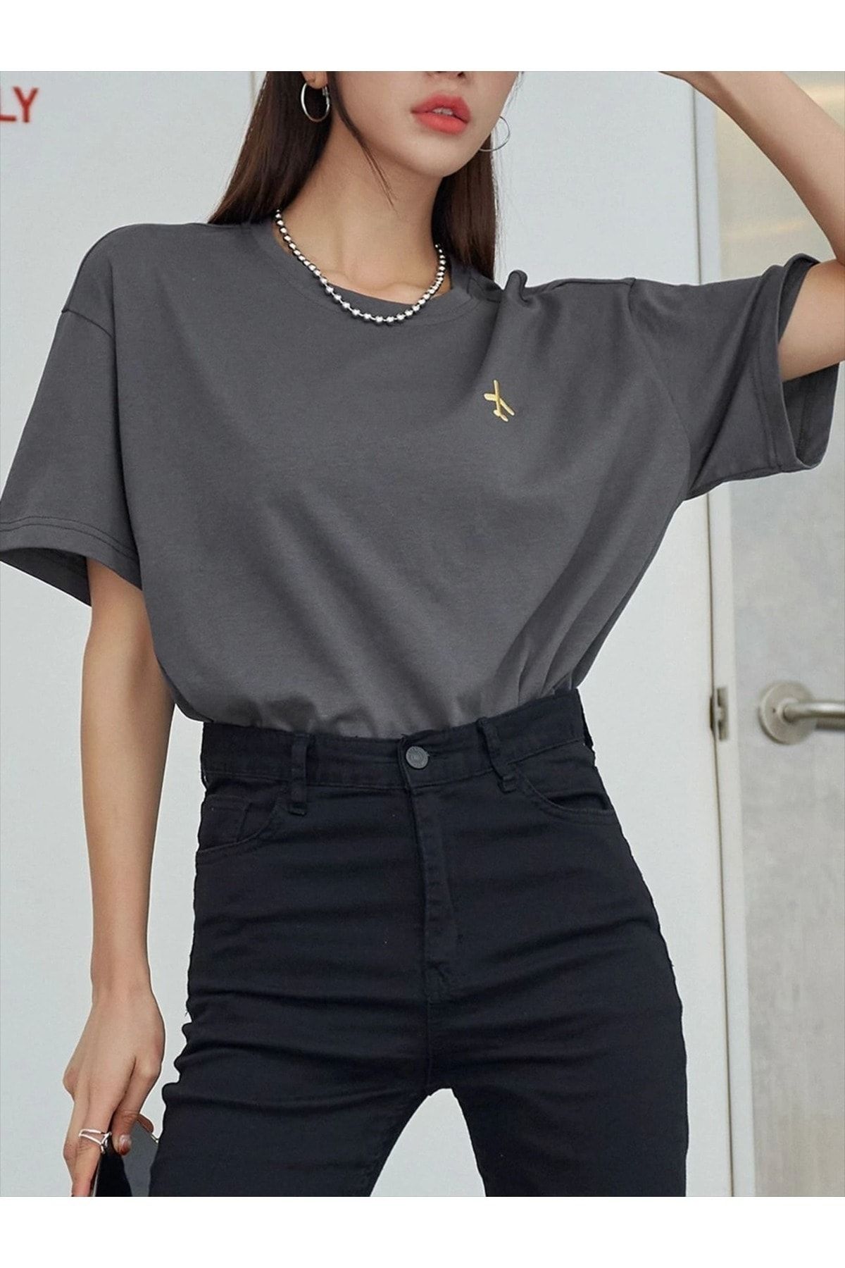 Uçak Logo T-Shirt - Füme Baskılı Oversize Bisiklet Yaka Kısa Kol Uçak Logo T-Shirt - Füme Baskılı Oversize Bisiklet Yaka Kısa Kol