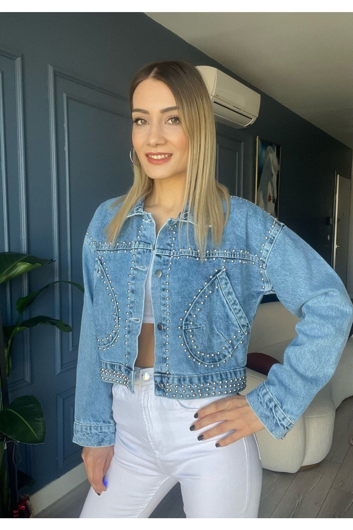 Zımba Detaylı Düğmeli Crop Jean Ceket Mavi-L Zımba Detaylı Düğmeli Crop Jean Ceket Mavi-L