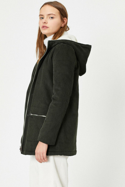 Kadın Yeşil Kapüşonlu Kaban Kadın Yeşil Kapüşonlu Kaban