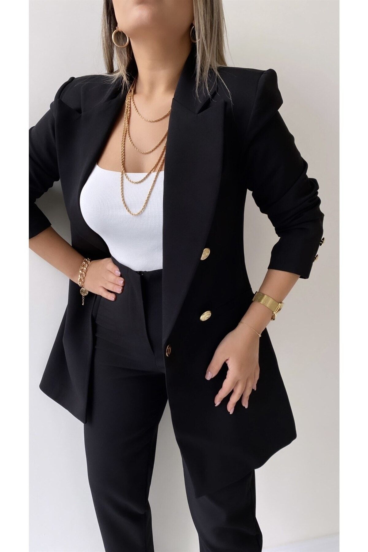 Uzun Gold Düğmeli Blazer Ceket Siyah Uzun Gold Düğmeli Blazer Ceket Siyah