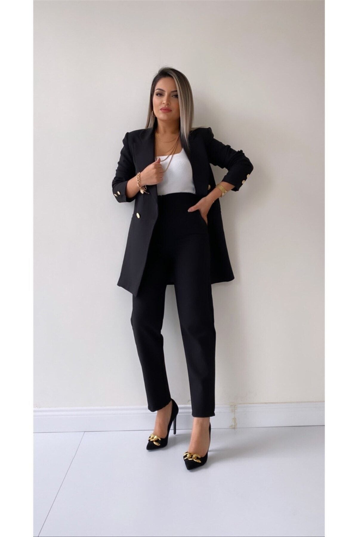 Uzun Gold Düğmeli Blazer Ceket Siyah Uzun Gold Düğmeli Blazer Ceket Siyah