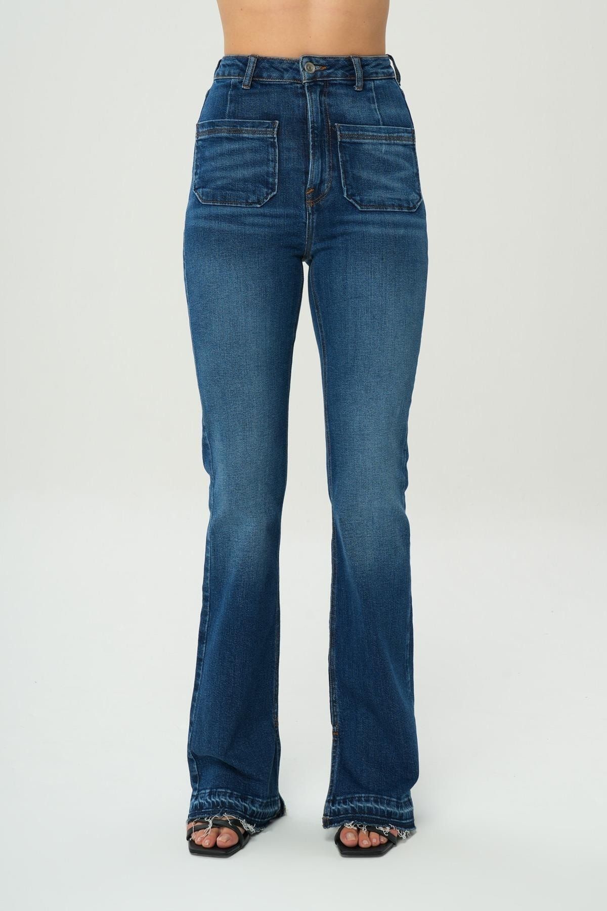 Koyu Mavi Yüksek Bel Paçası Kesikli Flare Jean Pantolon C 4528-030 Koyu Mavi Yüksek Bel Paçası Kesikli Flare Jean Pantolon C 4528-030