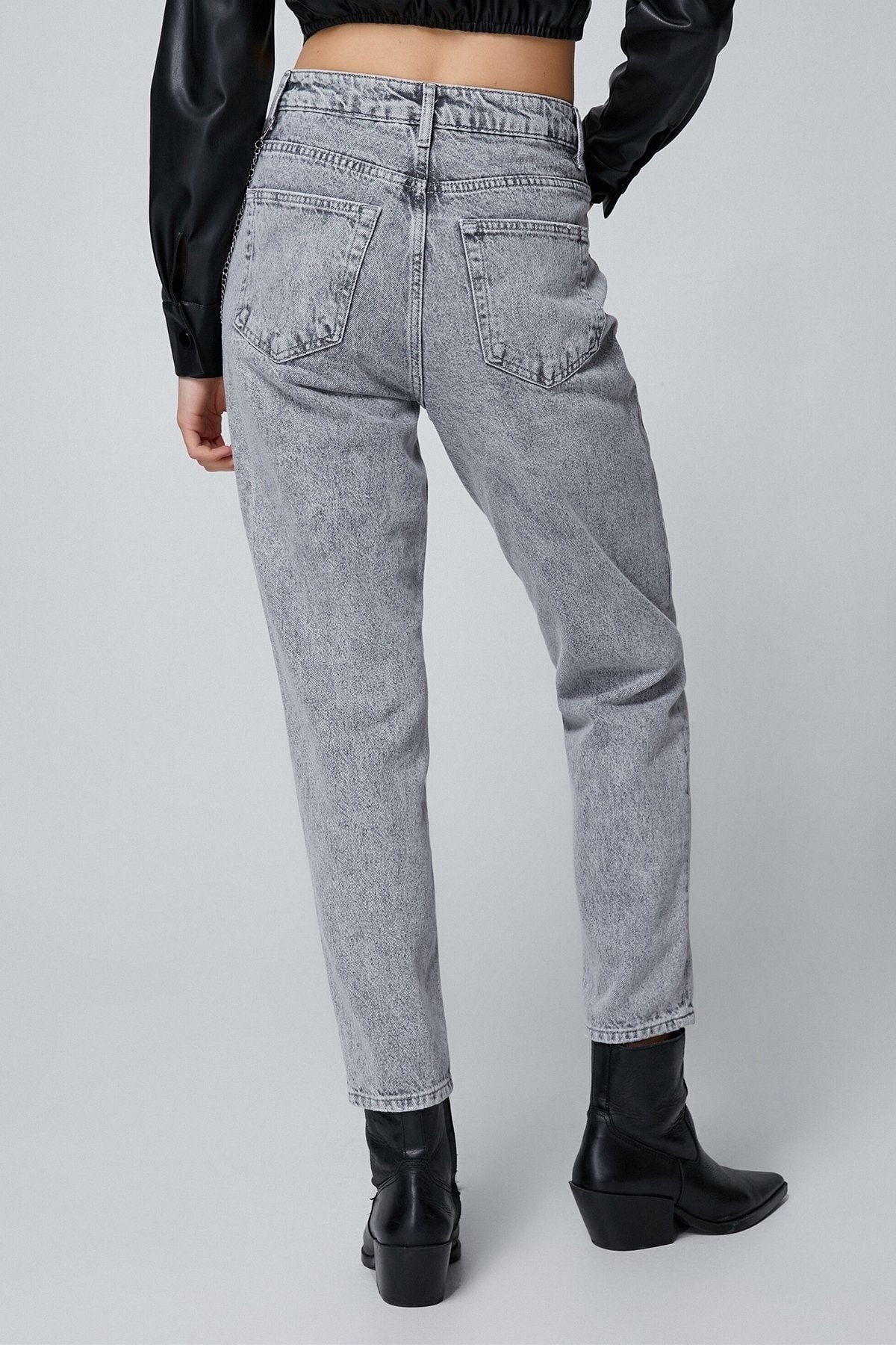 Kadın Yüksek Bel Kot Pantolon Hafif Dar Paça - Mom Jeans 4WAL40063MD Kadın Yüksek Bel Kot Pantolon Hafif Dar Paça - Mom Jeans 4WAL40063MD