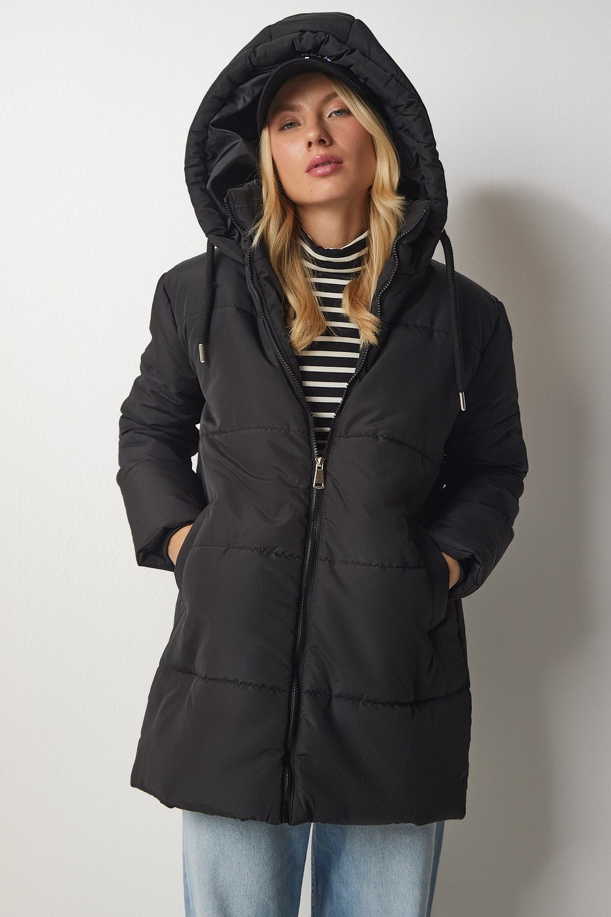 Kadın Siyah Kapüşonlu Oversize Şişme Mont DD01245 Kadın Siyah Kapüşonlu Oversize Şişme Mont DD01245