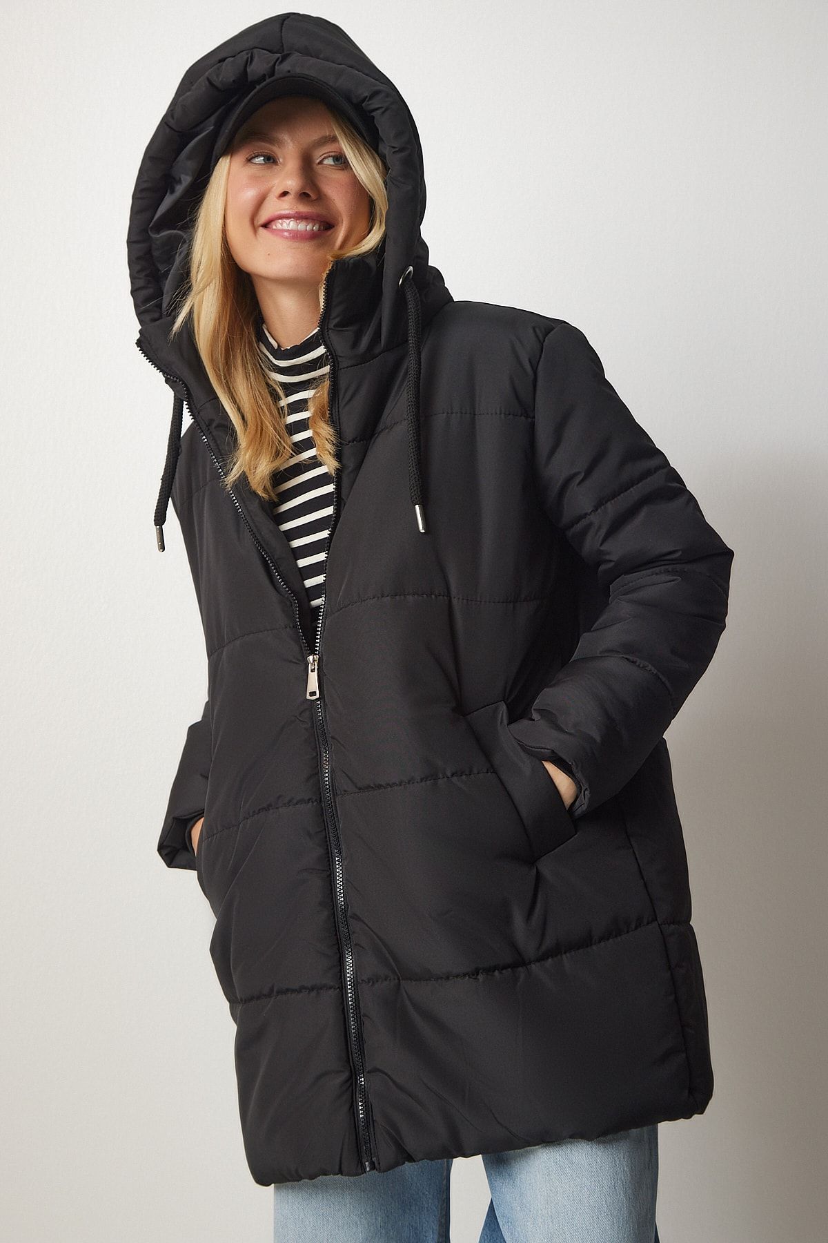 Kadın Siyah Kapüşonlu Oversize Şişme Mont DD01245 Kadın Siyah Kapüşonlu Oversize Şişme Mont DD01245