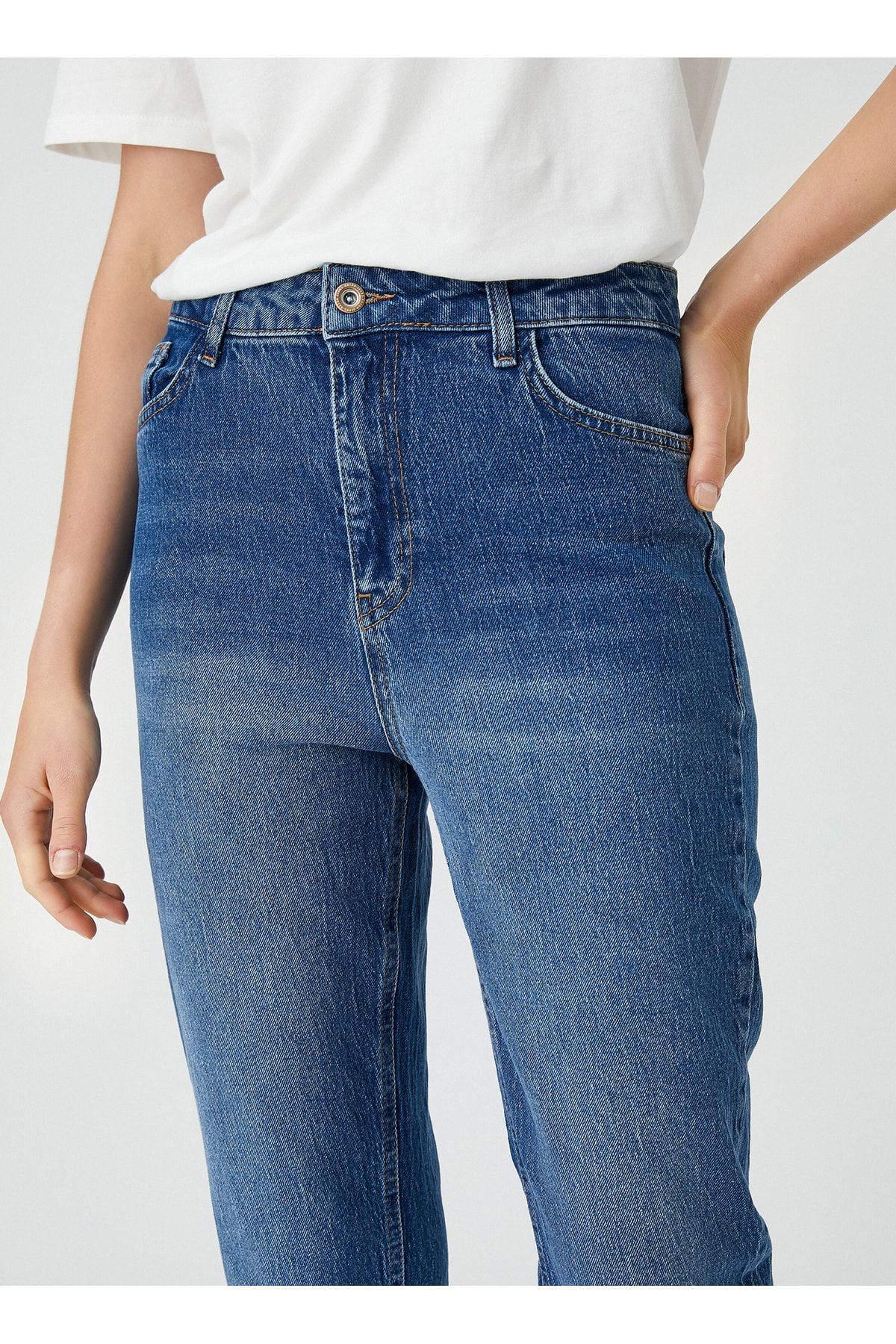 Yüksek Bel Boru Paça Dar İndigo Kadın Denim Pantolon 4WAL40039MD Yüksek Bel Boru Paça Dar İndigo Kadın Denim Pantolon 4WAL40039MD