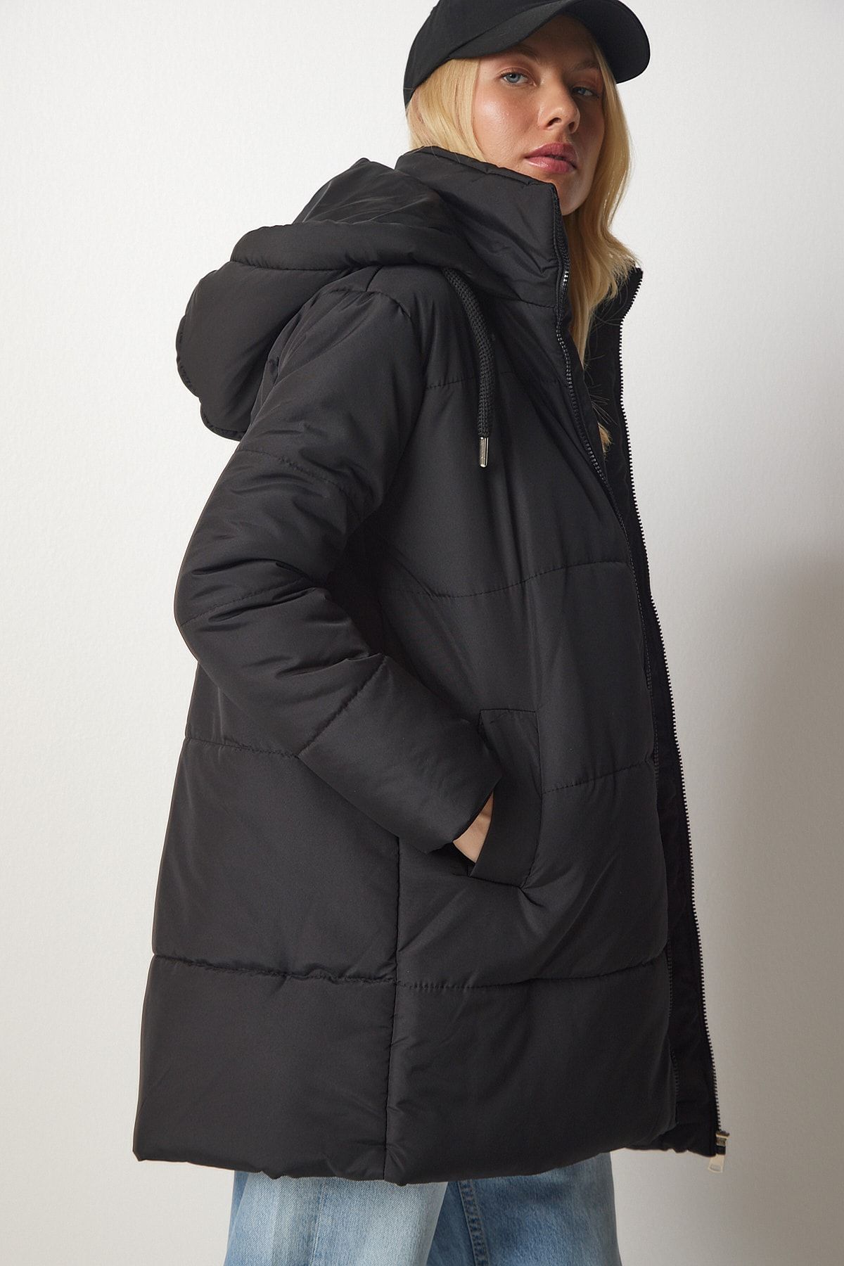 Kadın Siyah Kapüşonlu Oversize Şişme Mont DD01245 Kadın Siyah Kapüşonlu Oversize Şişme Mont DD01245