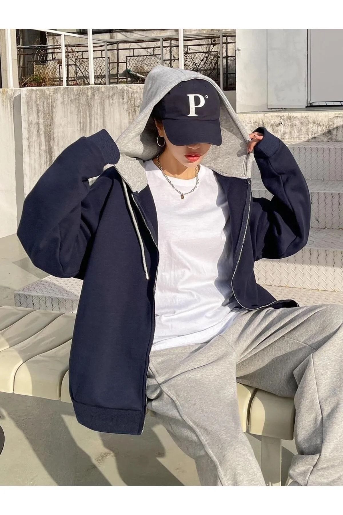 Lavicert Kapüşon Gri Baskısız 3 iplik Oversize Polar Ceket - Hırka Lavicert Kapüşon Gri Baskısız 3 iplik Oversize Polar Ceket - Hırka