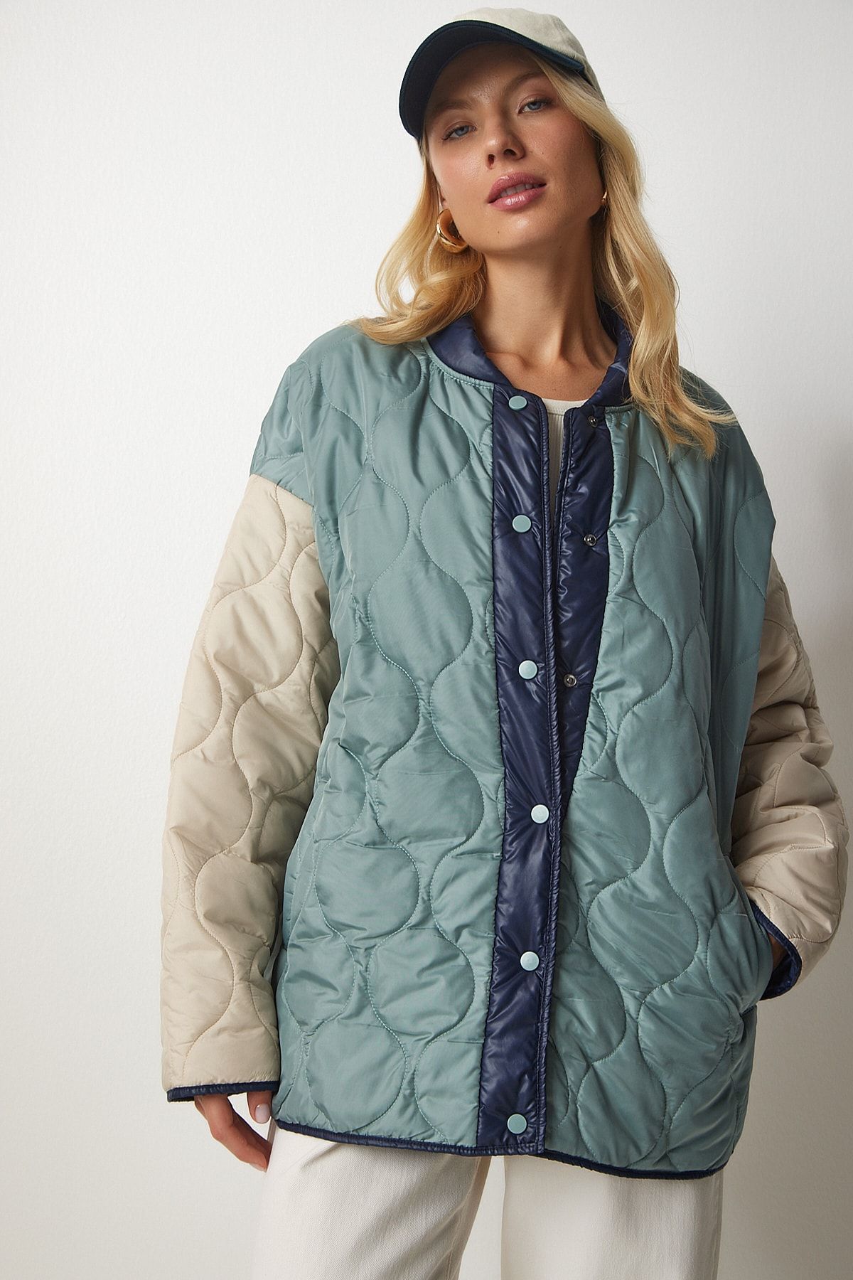 Kadın Su Yeşili Krem Blok Renkli Oversize Kapitone Mont dz00091 Kadın Su Yeşili Krem Blok Renkli Oversize Kapitone Mont dz00091