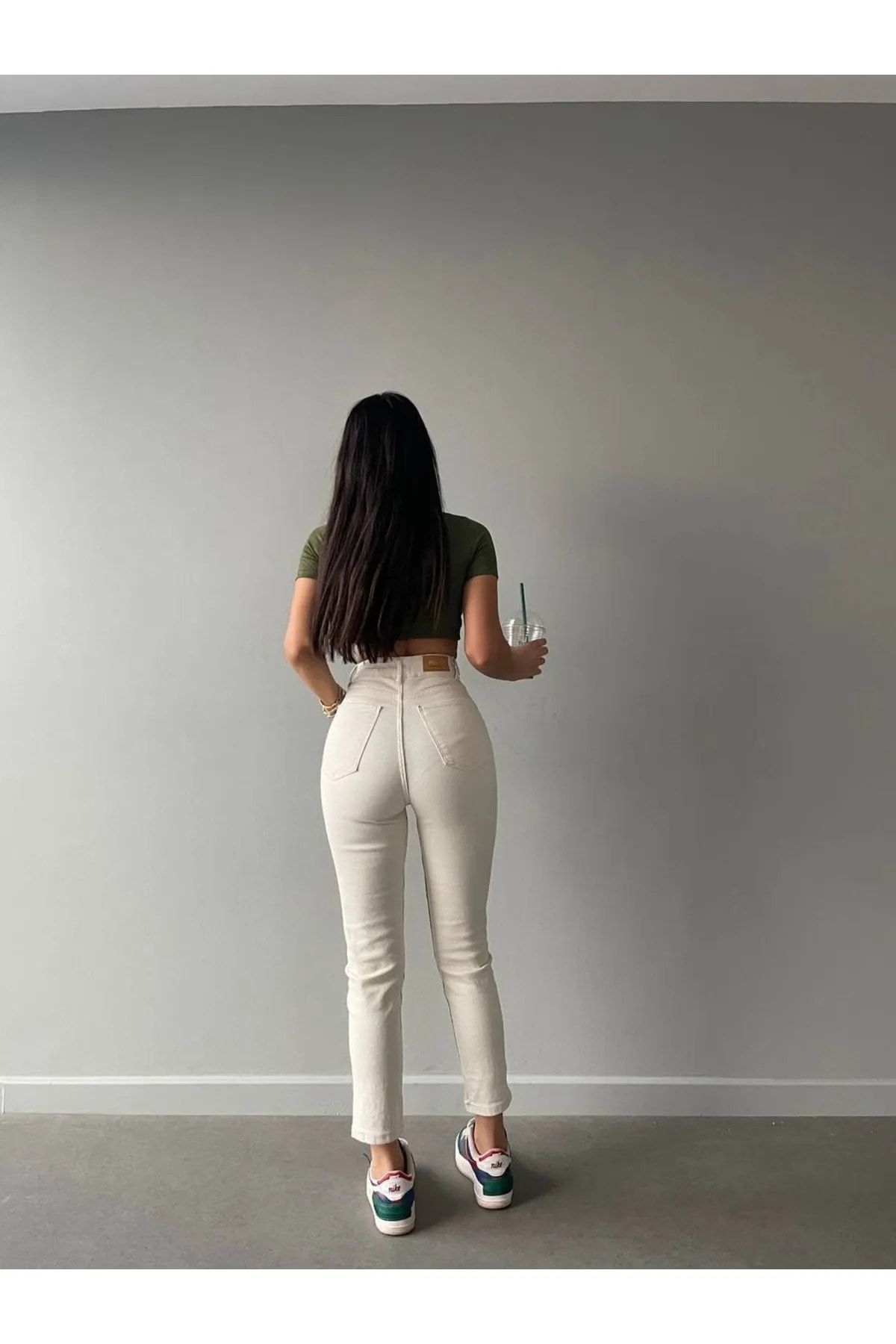 Maria Kadın Açık Bej Krem Süper Yüksek Bel Comfort Likralı Mom Kot Pantalon Jeans Maria Kadın Açık Bej Krem Süper Yüksek Bel Comfort Likralı Mom Kot Pantalon Jeans