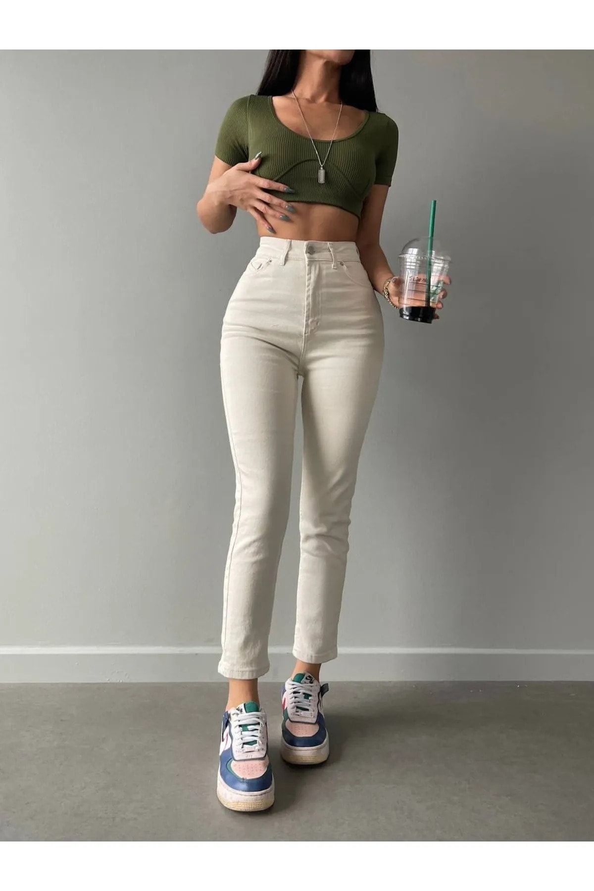 Maria Kadın Açık Bej Krem Süper Yüksek Bel Comfort Likralı Mom Kot Pantalon Jeans Maria Kadın Açık Bej Krem Süper Yüksek Bel Comfort Likralı Mom Kot Pantalon Jeans