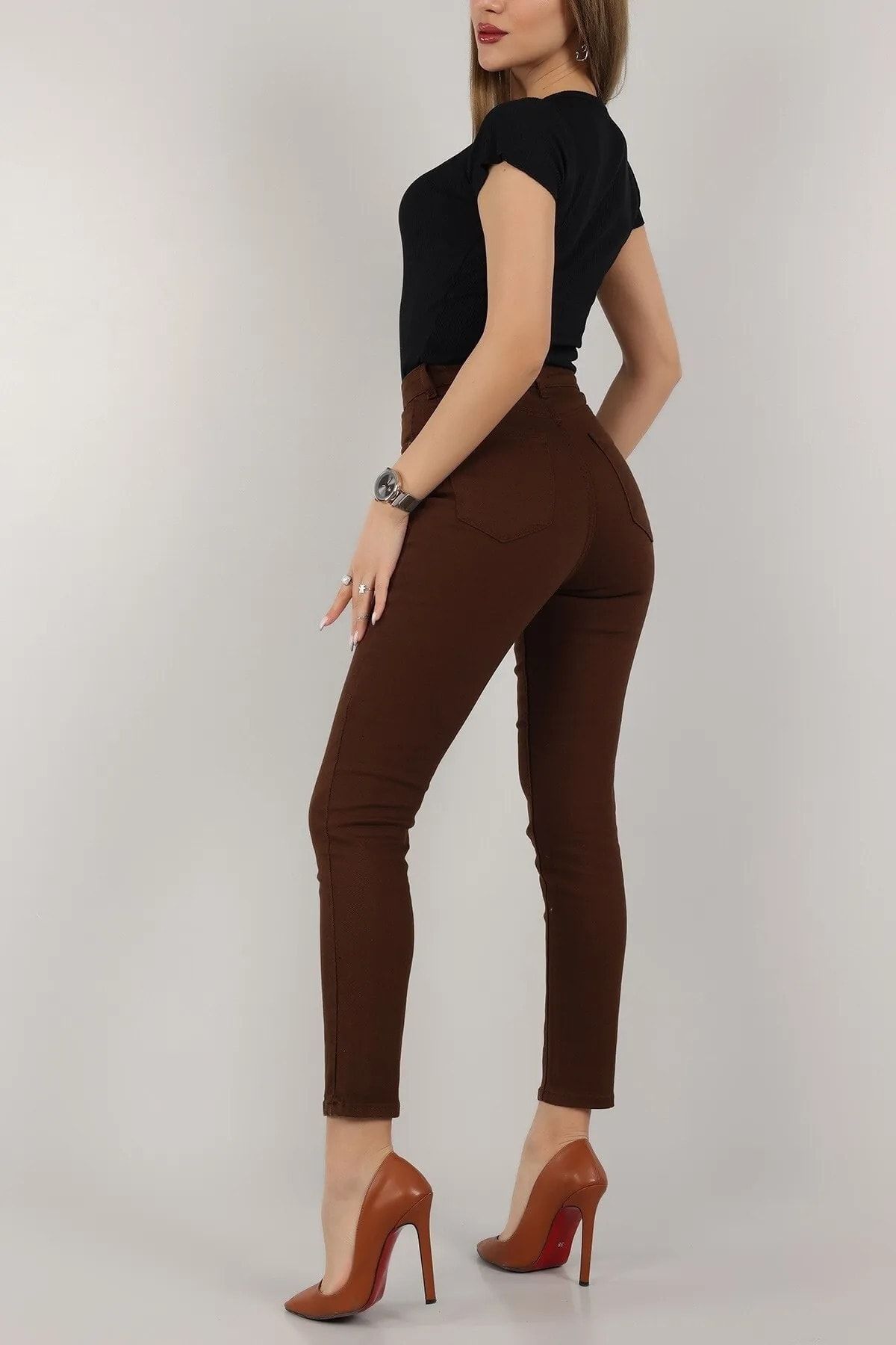 Maria Kadın Koyu Kahverengi Süper Yüksek Bel Comfort Likralı Mom Kot Pantalon Jeans Maria Kadın Koyu Kahverengi Süper Yüksek Bel Comfort Likralı Mom Kot Pantalon Jeans