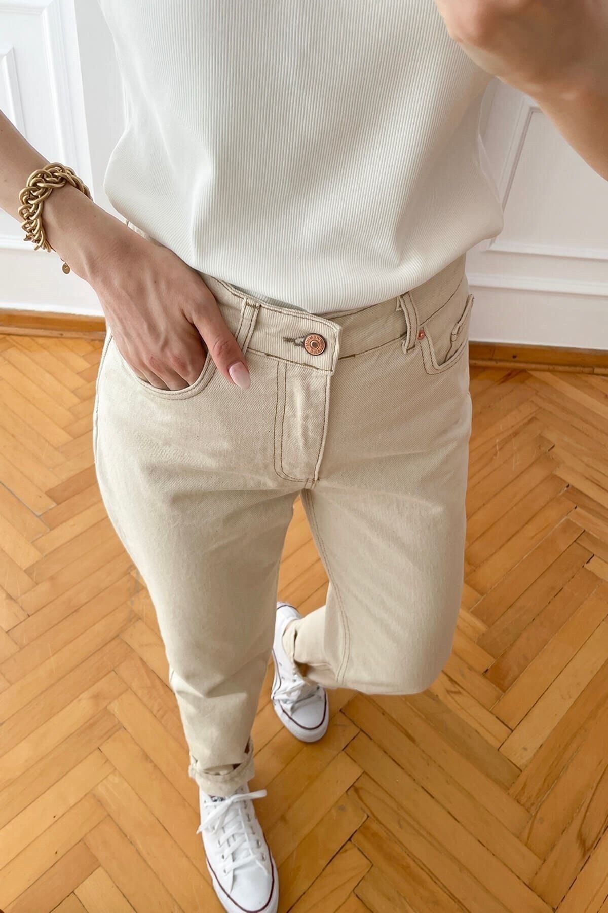 MR Yüksek Bel Likralı Ekru Mom Jeans Esnek Kot Pantolon MR Yüksek Bel Likralı Ekru Mom Jeans Esnek Kot Pantolon
