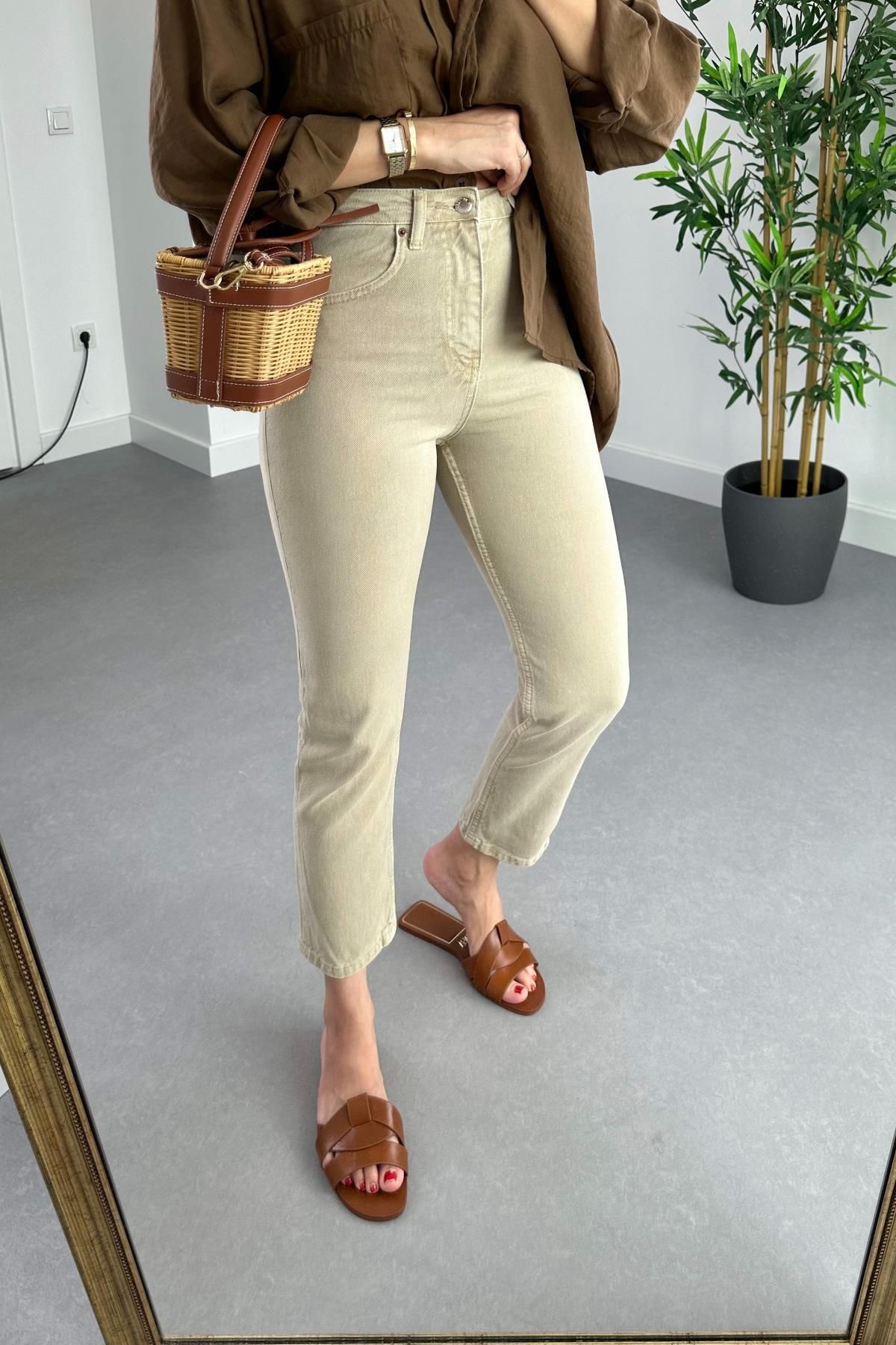 Mona Bej Mom Jean Kadın Boyfriend Yüksek Bel Likralı Kot Pantolon Mona Bej Mom Jean Kadın Boyfriend Yüksek Bel Likralı Kot Pantolon