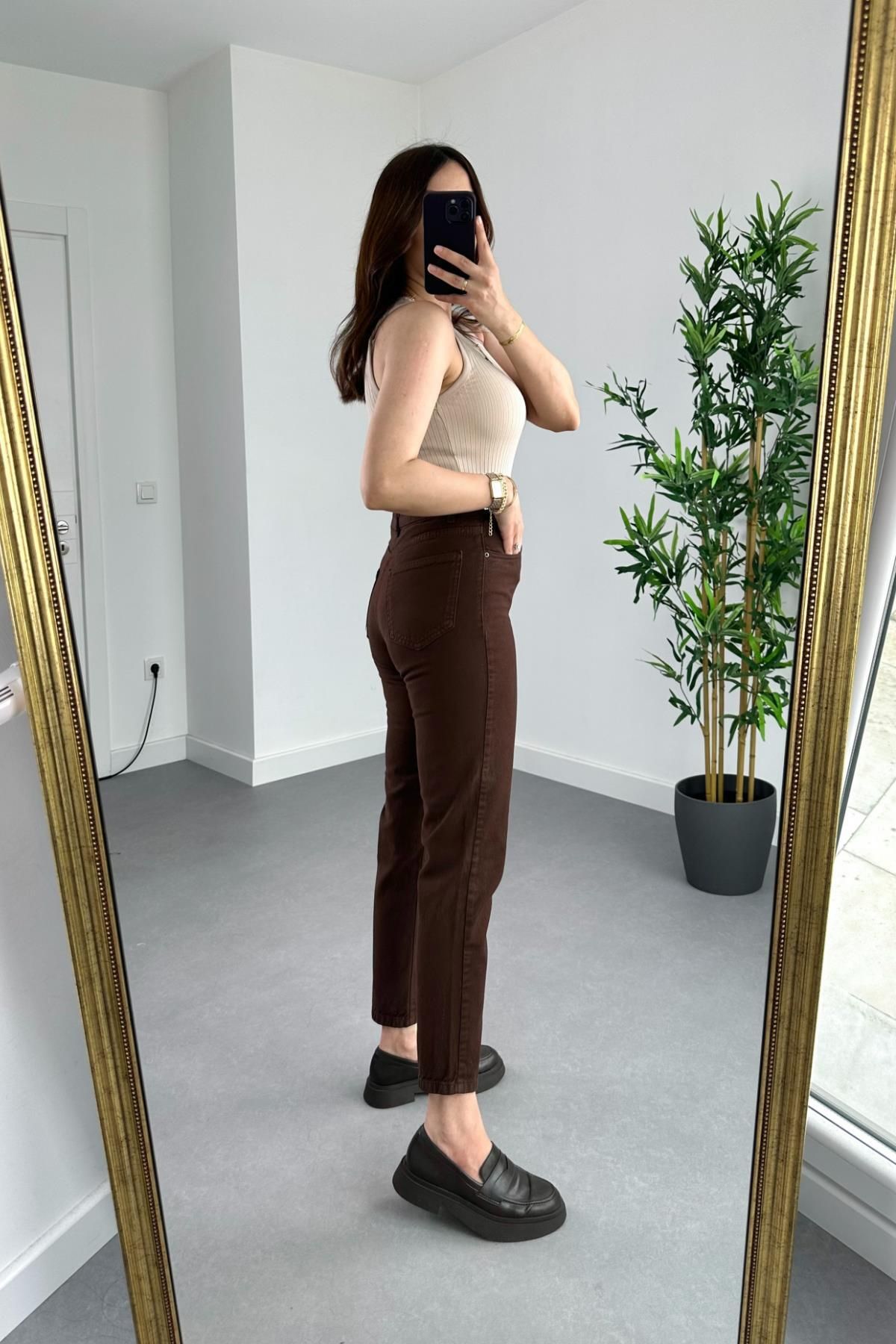 Mona Kahverengi Mom Jean Kadın Boyfriend Yüksek Bel Likralı Kot Pantolon Mona Kahverengi Mom Jean Kadın Boyfriend Yüksek Bel Likralı Kot Pantolon