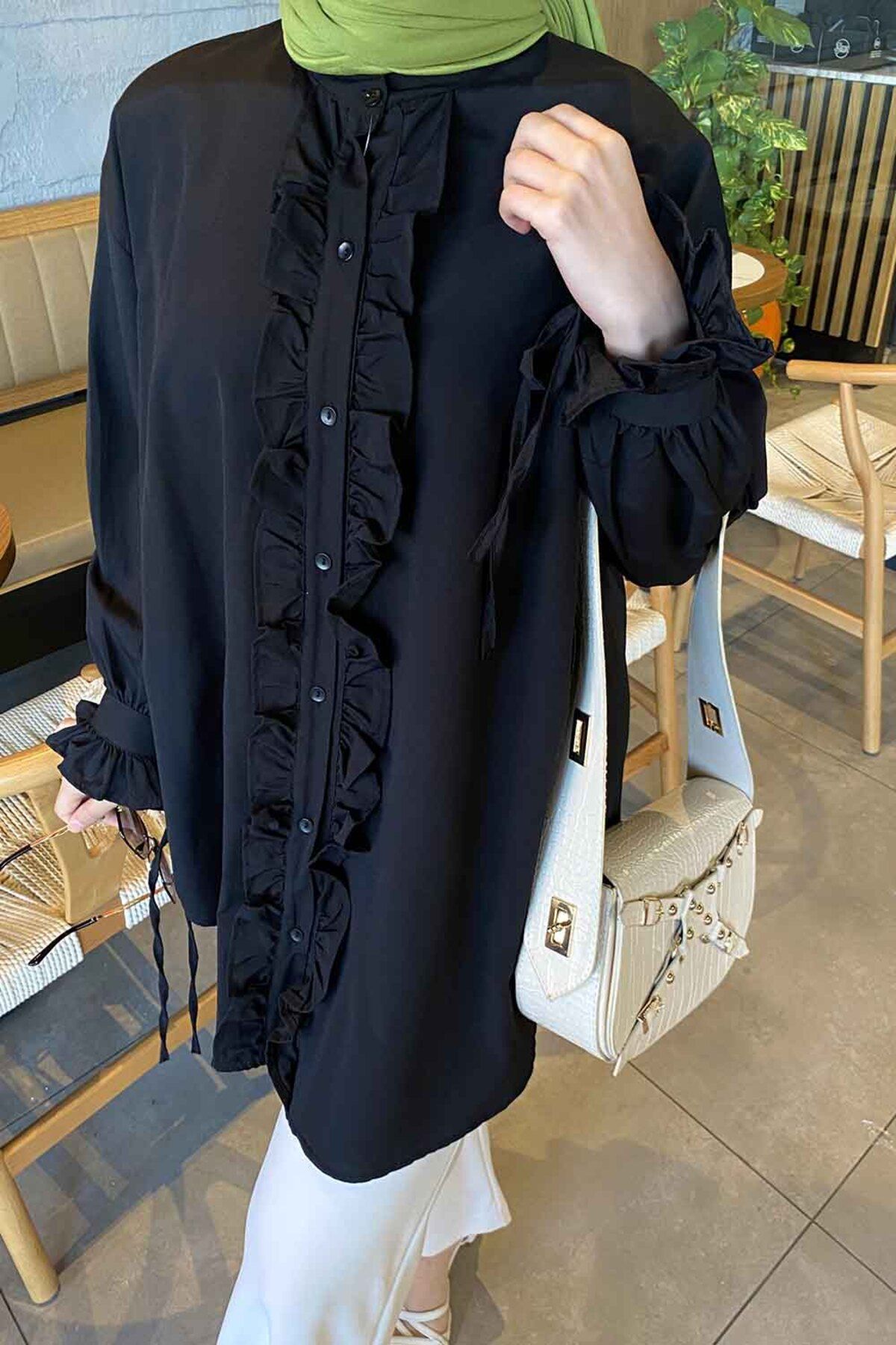 Oversize Flores Fırfırlı Tunik Oversize Flores Fırfırlı Tunik