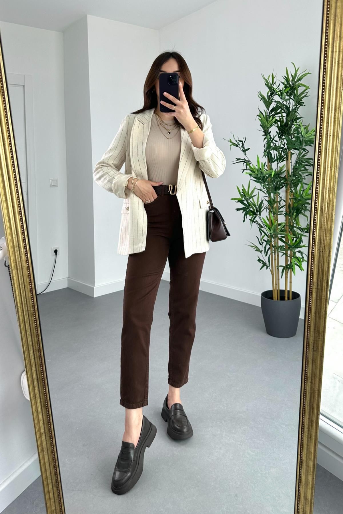 Mona Kahverengi Mom Jean Kadın Boyfriend Yüksek Bel Likralı Kot Pantolon Mona Kahverengi Mom Jean Kadın Boyfriend Yüksek Bel Likralı Kot Pantolon