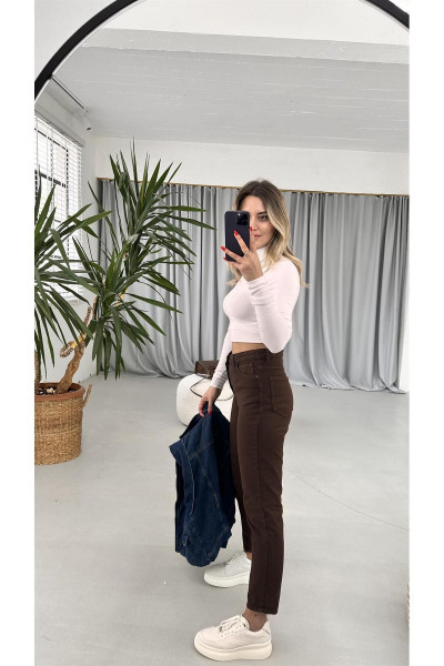 Mercan Kadın Kahve Renk Yüksek Bel Mom Kalıp Jean Mercan Kadın Kahve Renk Yüksek Bel Mom Kalıp Jean