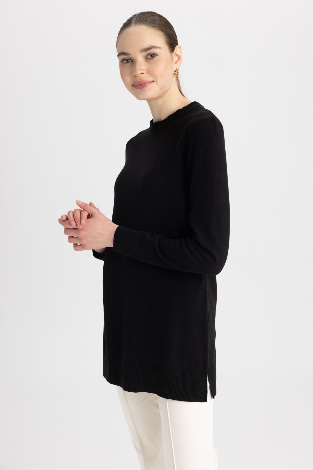 Regular Fit Bisiklet Yaka Yırtmaçlı Basic Düz Triko Kazak Tunik H3431az23wn Regular Fit Bisiklet Yaka Yırtmaçlı Basic Düz Triko Kazak Tunik H3431az23wn