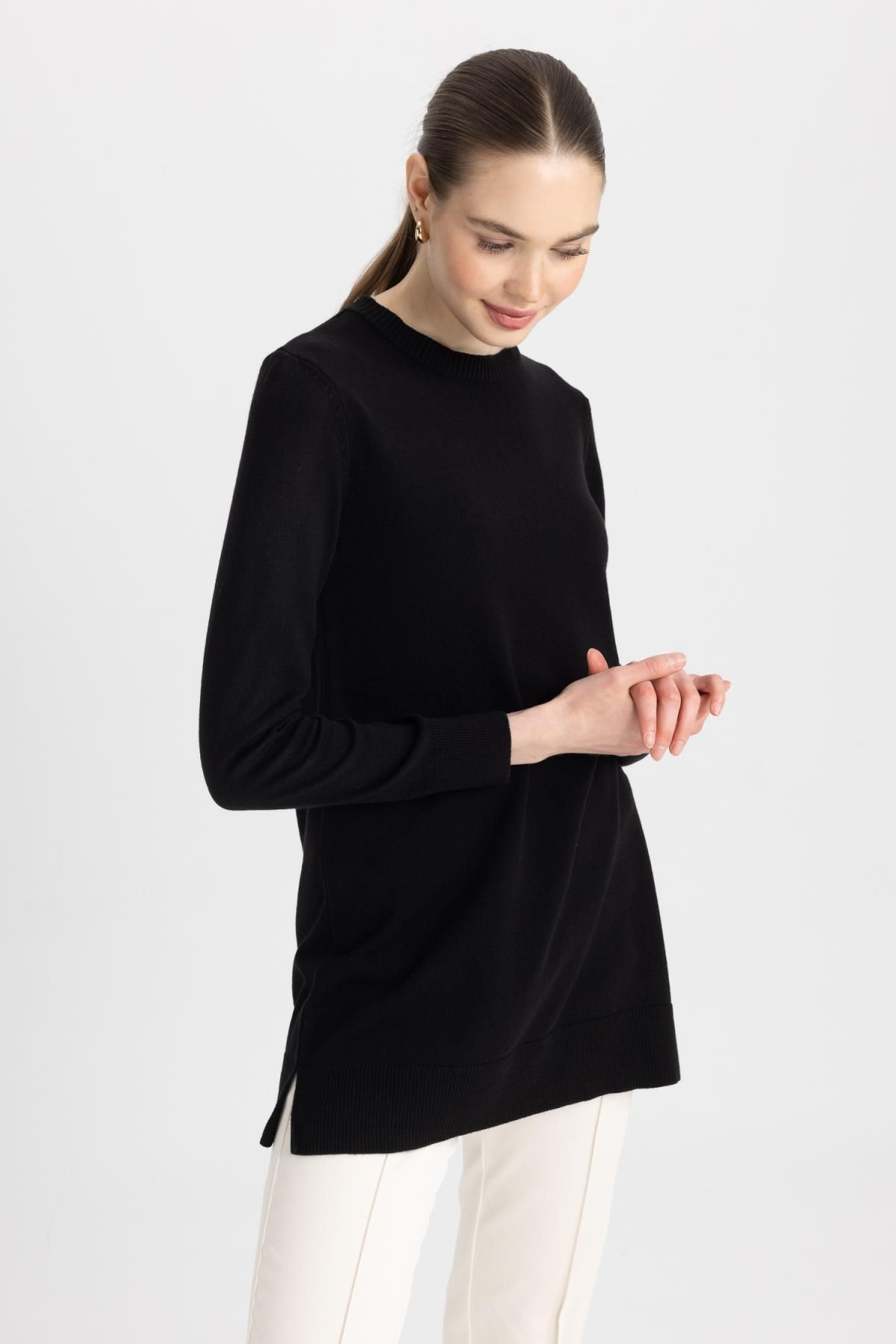 Regular Fit Bisiklet Yaka Yırtmaçlı Basic Düz Triko Kazak Tunik H3431az23wn Regular Fit Bisiklet Yaka Yırtmaçlı Basic Düz Triko Kazak Tunik H3431az23wn