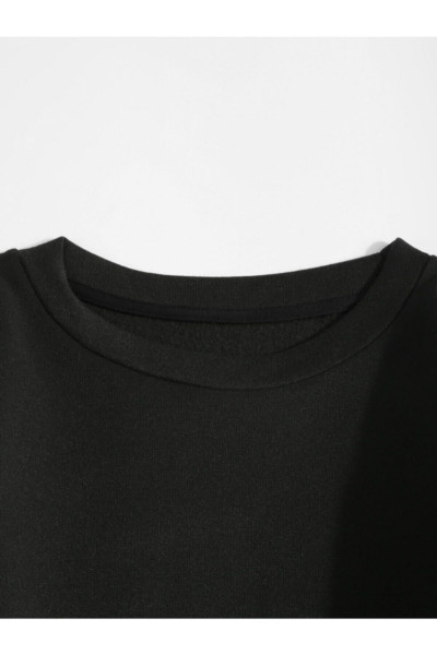 Siyah Basic 0 Sıfır Yaka Baskısız Düz Oversize Salaş Bol Kesim Sweatshirt Siyah Basic 0 Sıfır Yaka Baskısız Düz Oversize Salaş Bol Kesim Sweatshirt