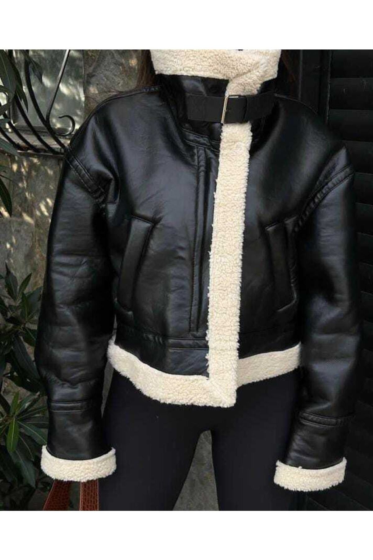 Yaka Fermuar Kol Kürk Detay Içi Yünlü Kemerli Deri Mont Yaka Fermuar Kol Kürk Detay Içi Yünlü Kemerli Deri Mont