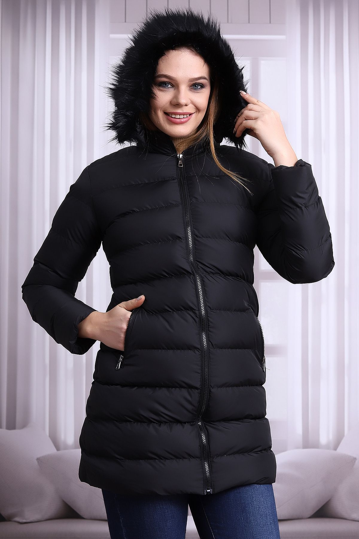 Kadın Siyah Peluşlu Microgelli Şişme Mont