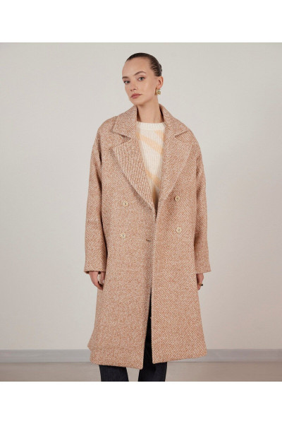 Yırtmaç Detaylı Palto