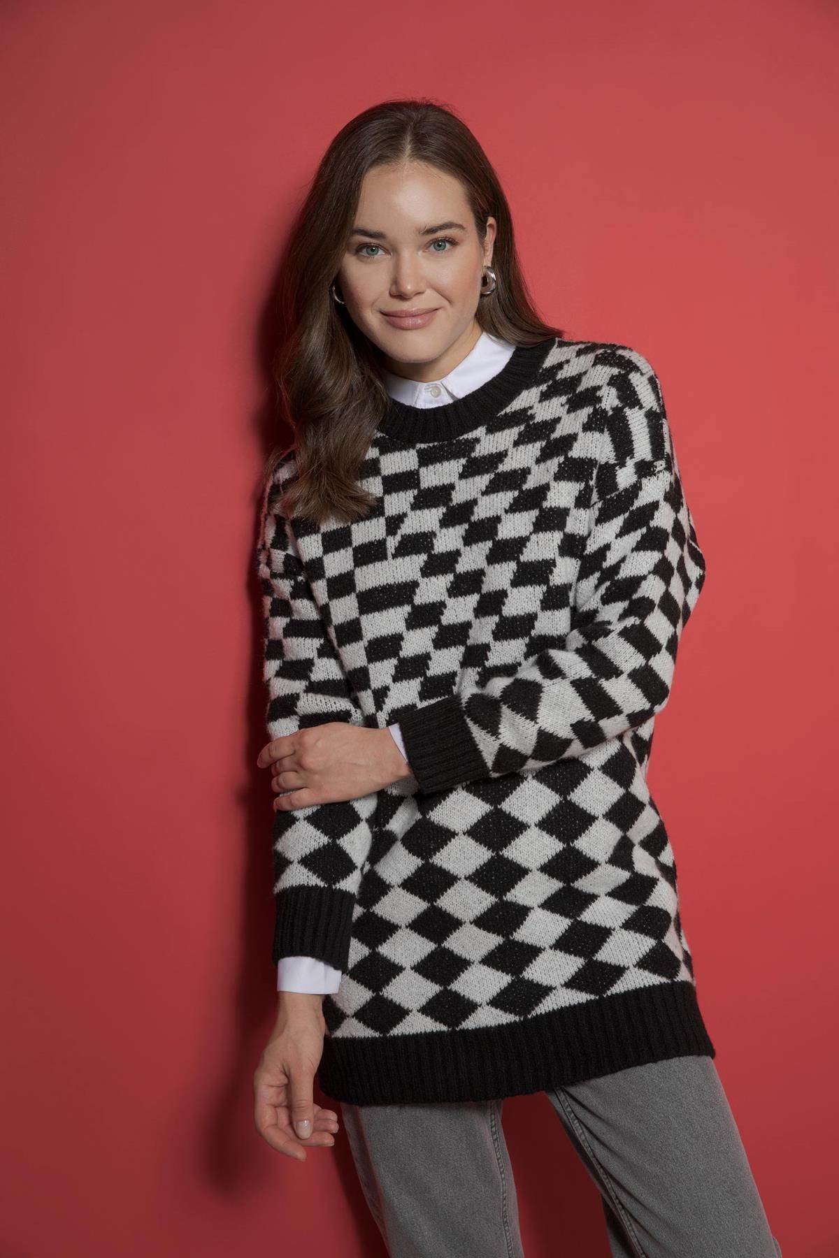 Regular Fit Bisiklet Yaka Desenli Tunik Regular Fit Bisiklet Yaka Desenli Tunik