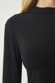 Kadın Siyah Ekru Dik Yaka 2’Li Paket Sandy Crop Bluz MC00222 Kadın Siyah Ekru Dik Yaka 2’Li Paket Sandy Crop Bluz MC00222