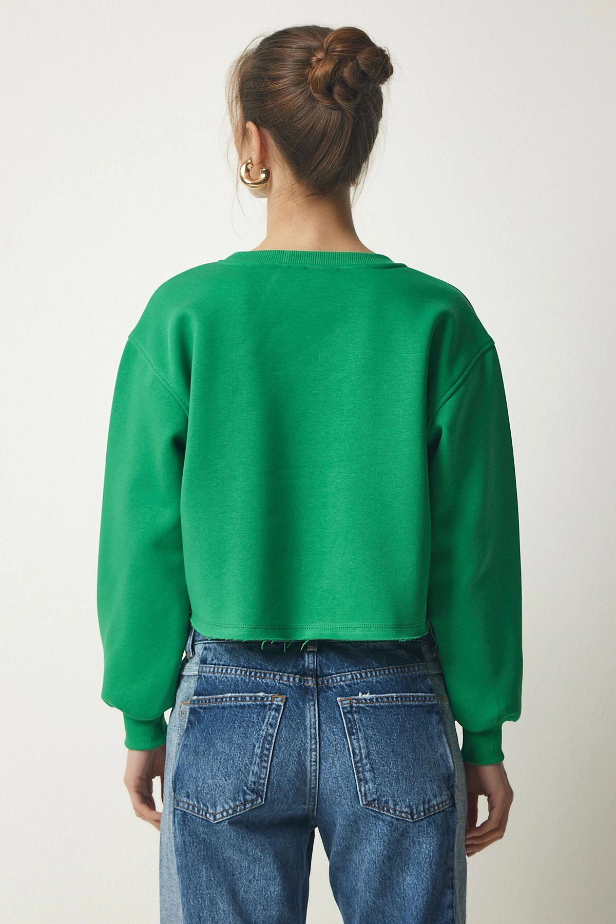 Kadın Yeşil Bisiklet Yaka Şardonlu Crop Örme Sweatshirt BF00085 Kadın Yeşil Bisiklet Yaka Şardonlu Crop Örme Sweatshirt BF00085