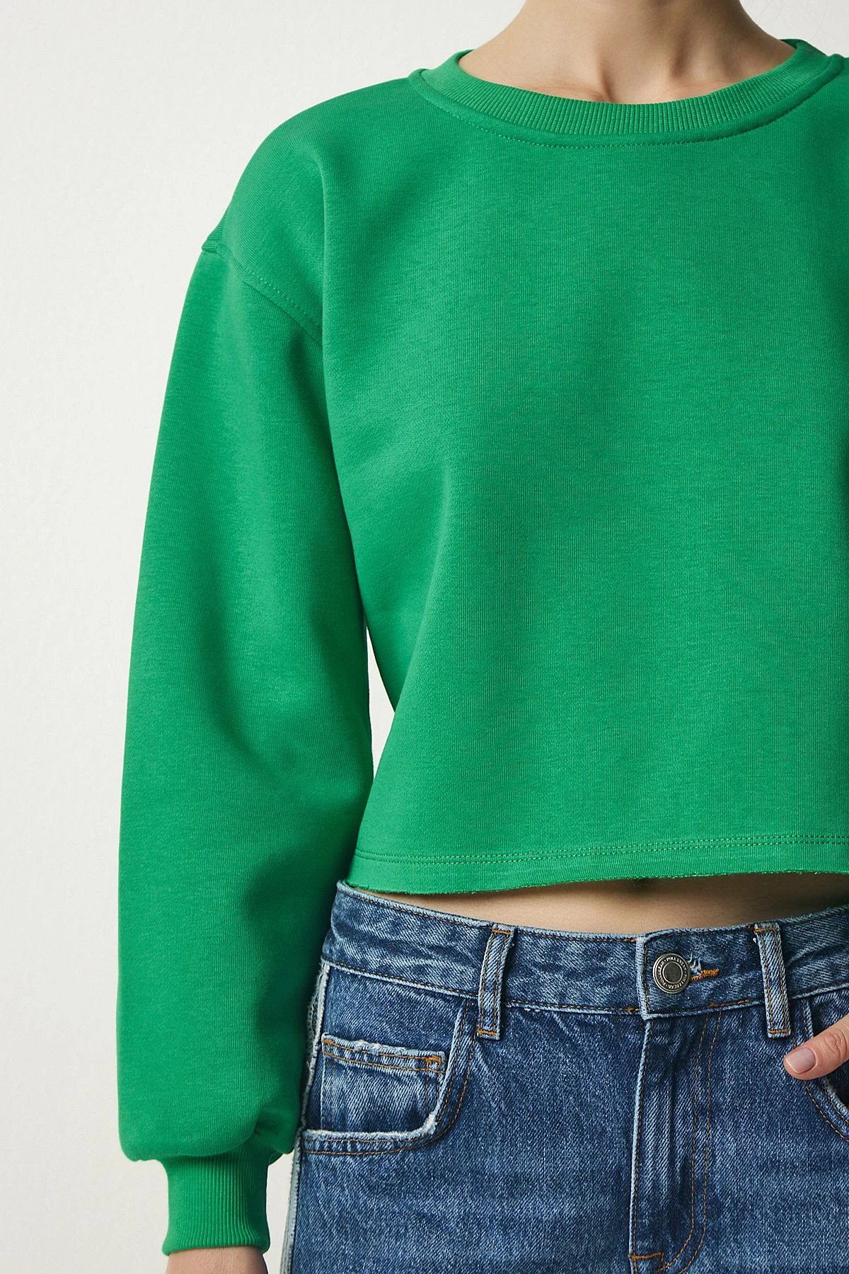 Kadın Yeşil Bisiklet Yaka Şardonlu Crop Örme Sweatshirt BF00085 Kadın Yeşil Bisiklet Yaka Şardonlu Crop Örme Sweatshirt BF00085