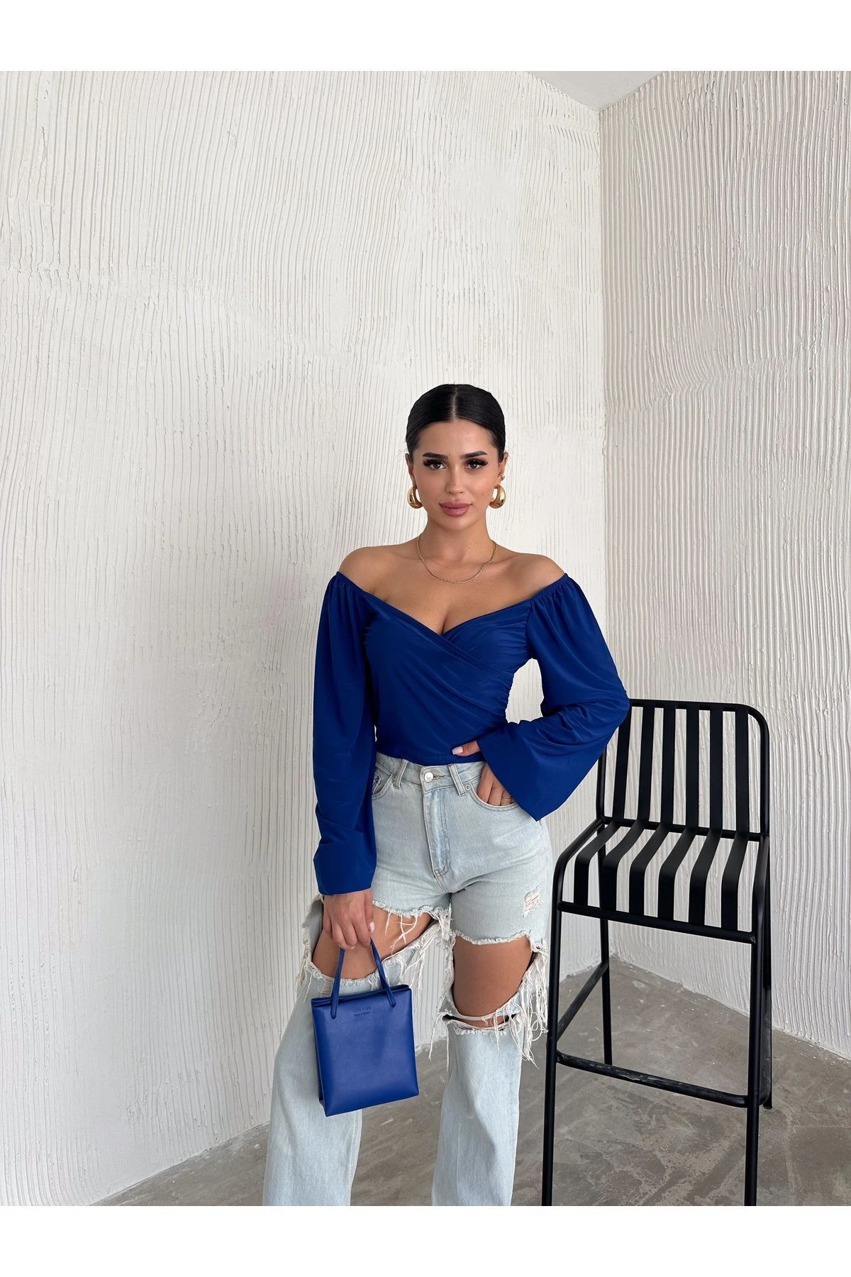 Kadın Saks Uzun Balon Kol Ön Çapraz Büzgülü Sandy Kumaş Crop Bluz Kadın Saks Uzun Balon Kol Ön Çapraz Büzgülü Sandy Kumaş Crop Bluz